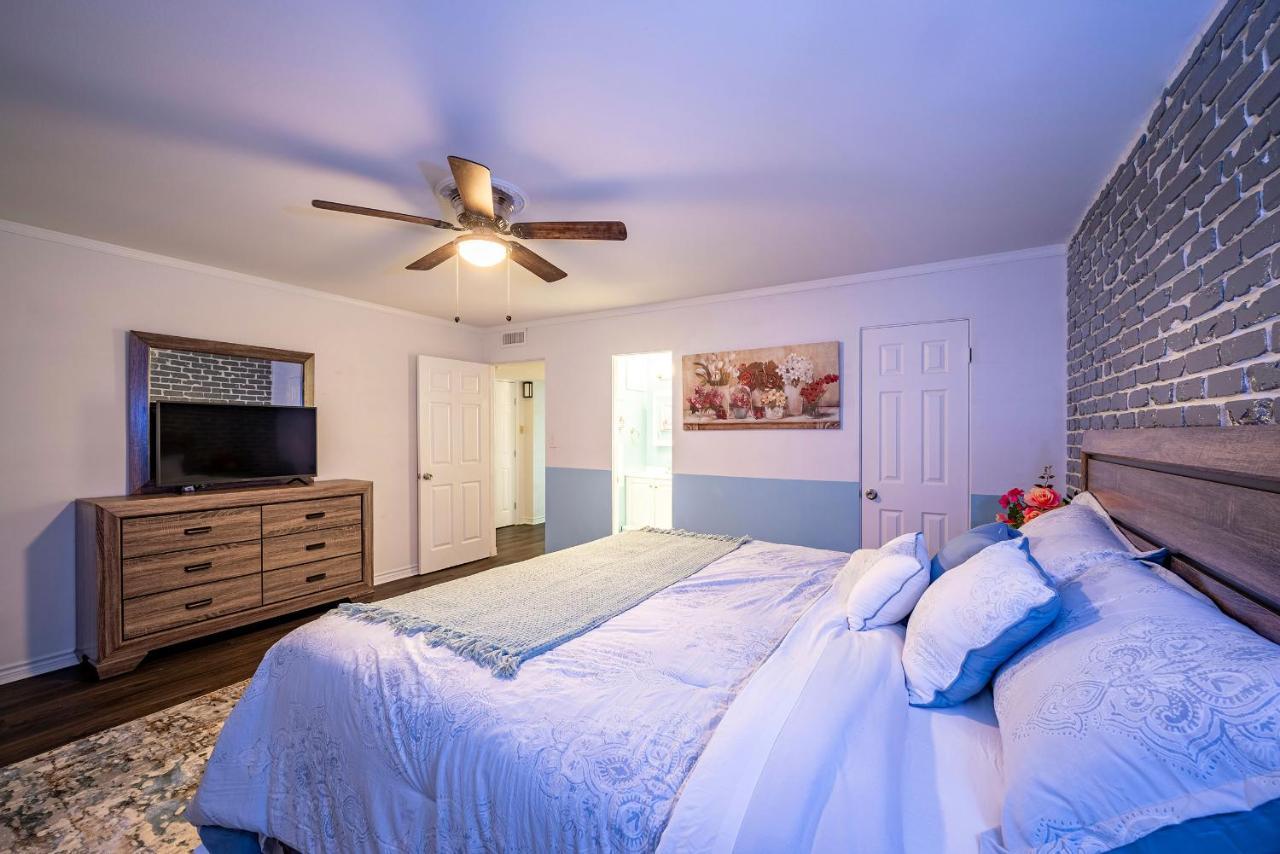 Lovely Comfort Uptown Condo For Houston Trip. Exterior photo